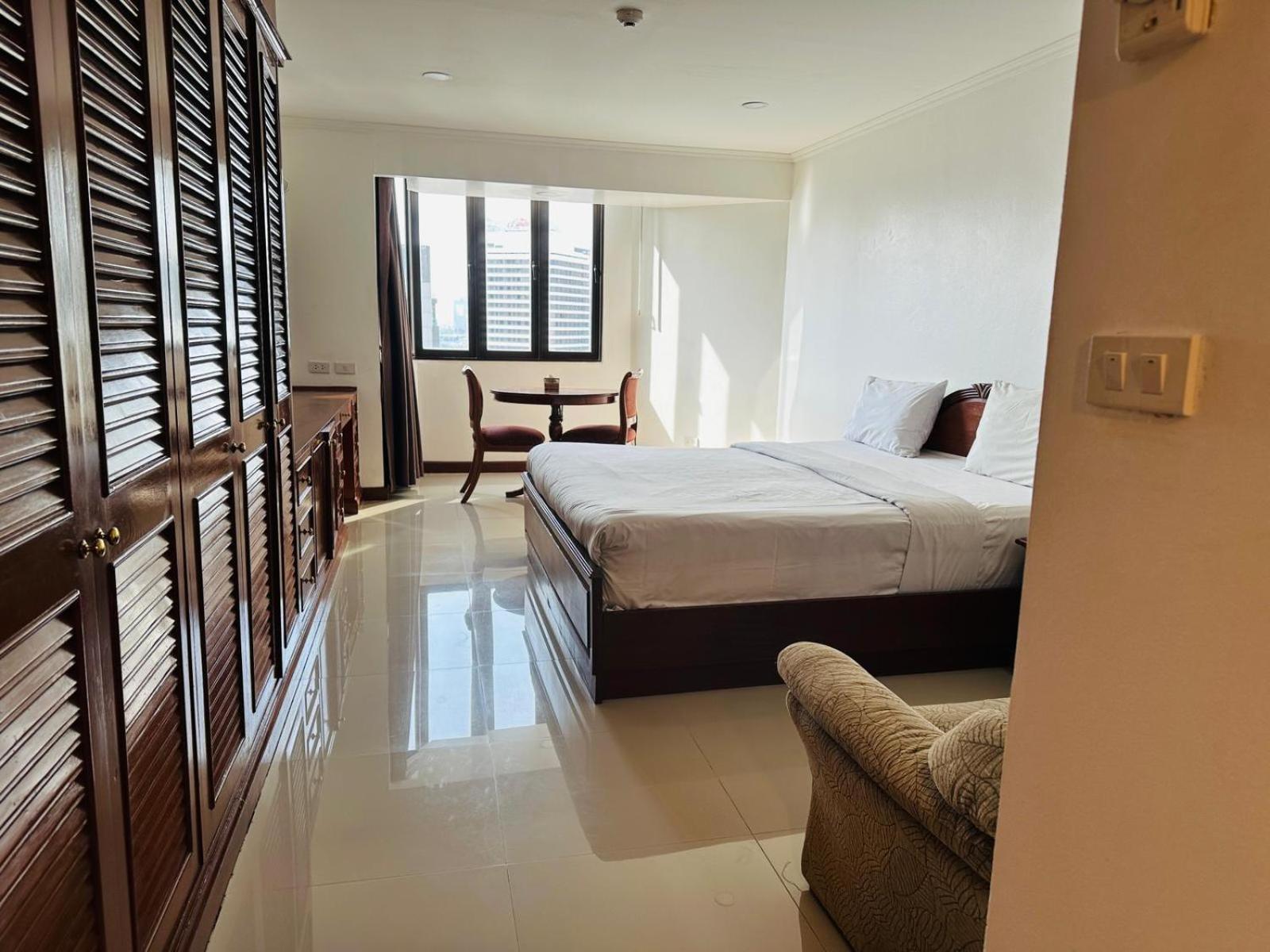 Rent Omni Tower Nana - Prime Sukhumvit Location