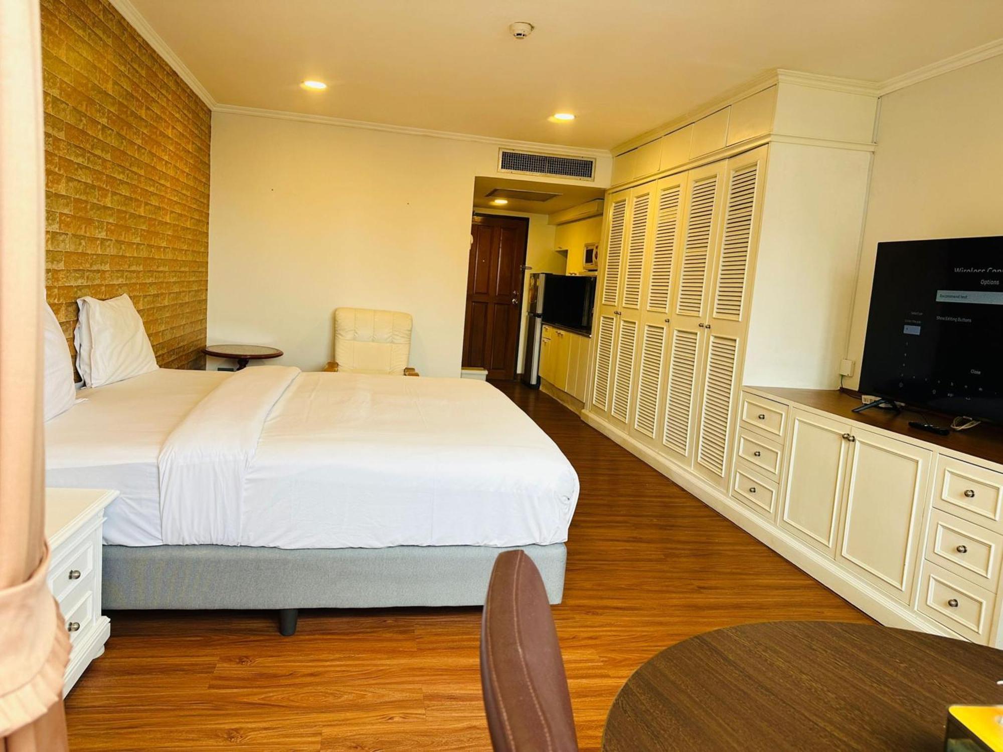 Rent Omni Tower Nana - Prime Sukhumvit Location * 曼谷