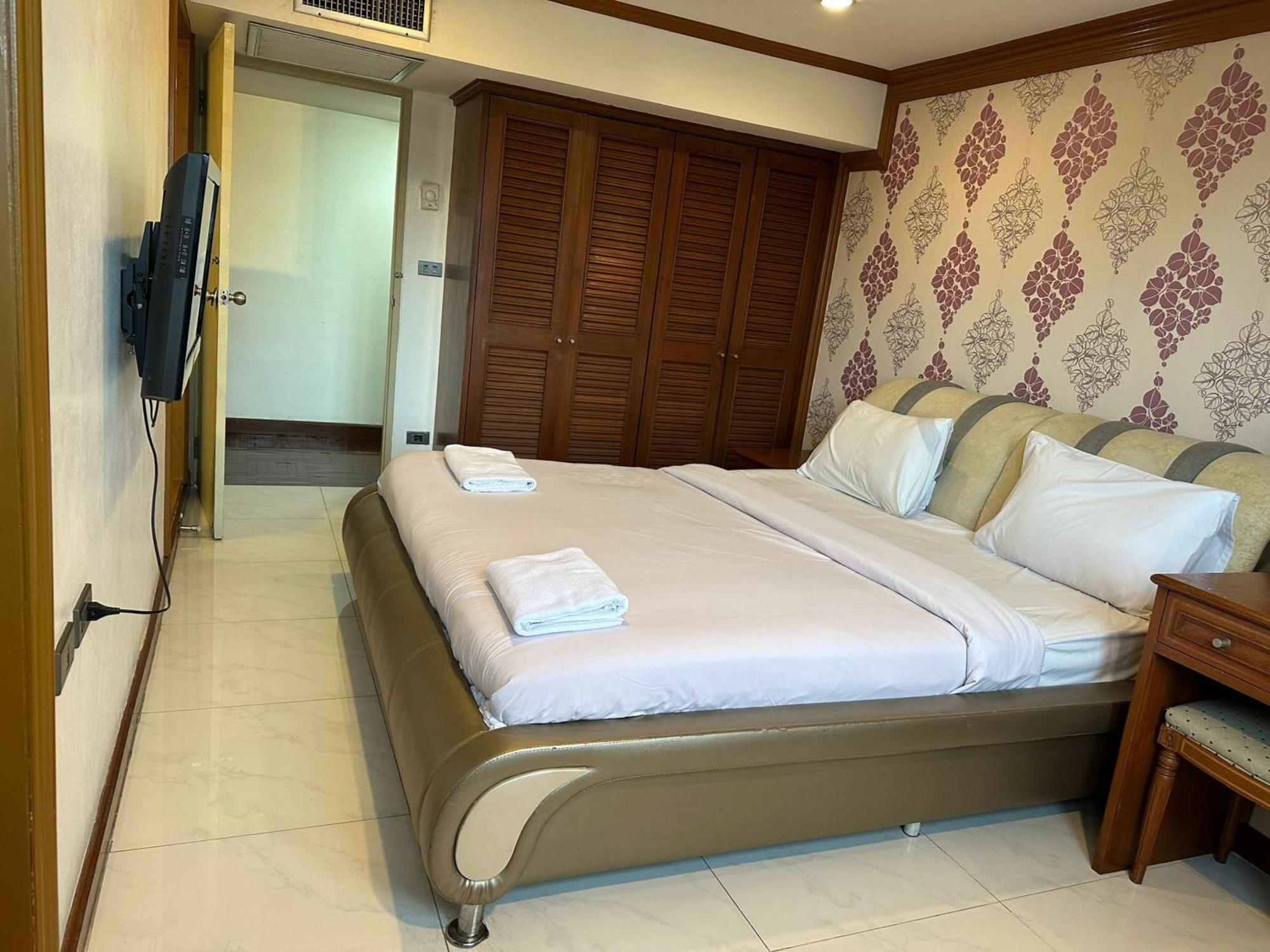 Rent Omni Tower Nana - Prime Sukhumvit Location 公寓