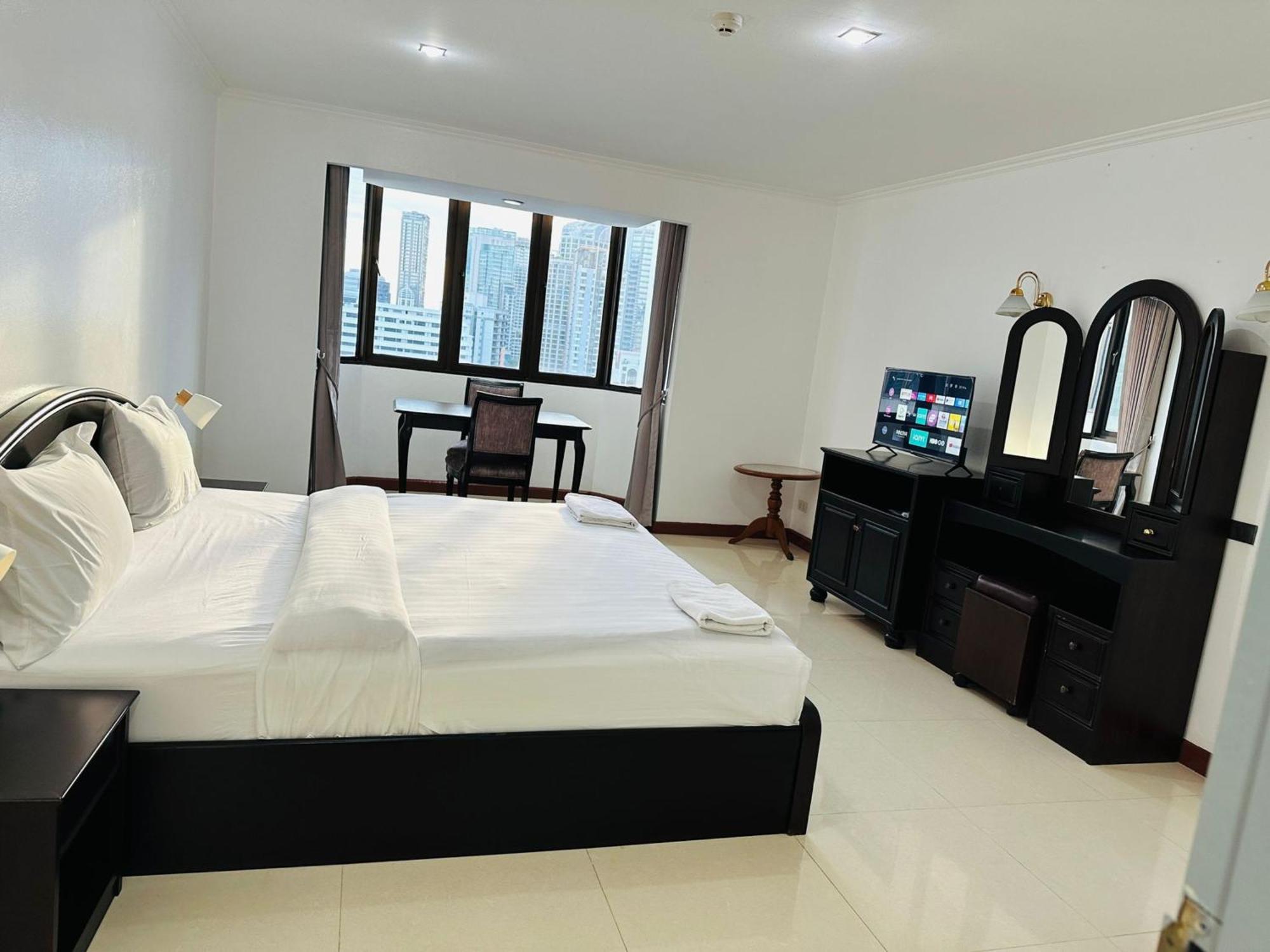 Rent Omni Tower Nana - Prime Sukhumvit Location 公寓