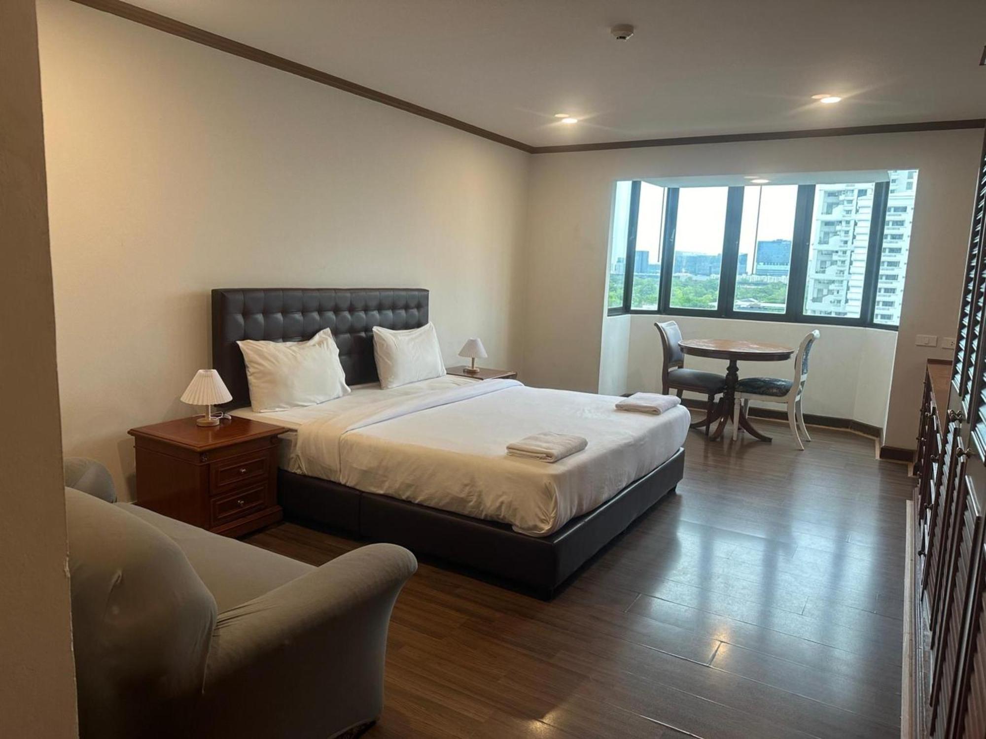 Rent Omni Tower Nana - Prime Sukhumvit Location * 曼谷