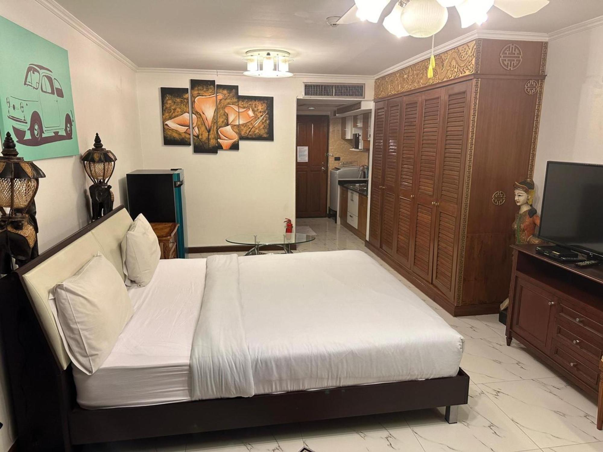 Rent Omni Tower Nana - Prime Sukhumvit Location 公寓 *