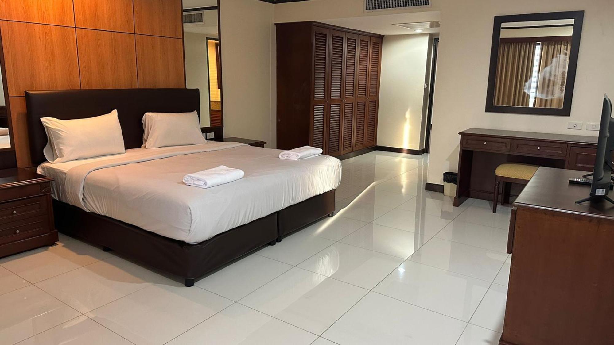 Rent Omni Tower Nana - Prime Sukhumvit Location 公寓