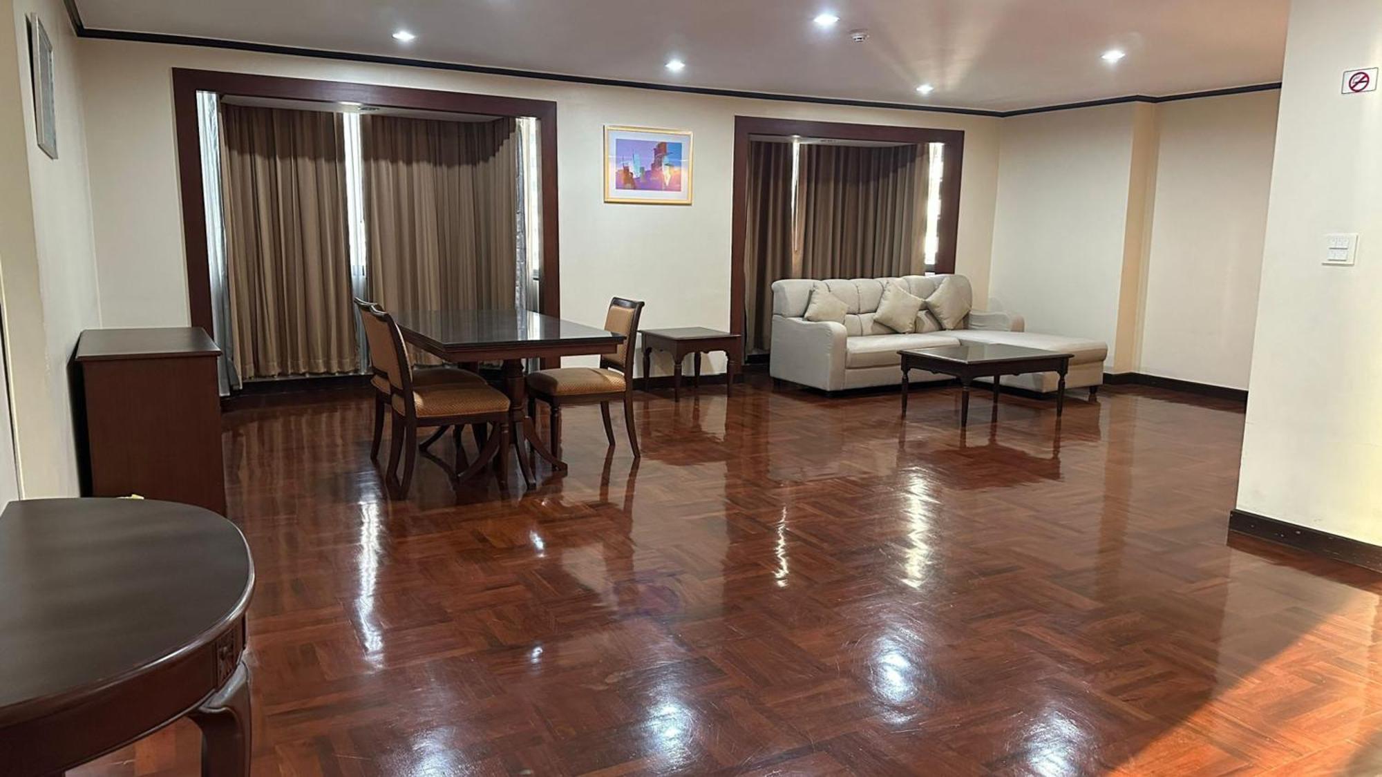 公寓 Rent Omni Tower Nana - Prime Sukhumvit Location 曼谷