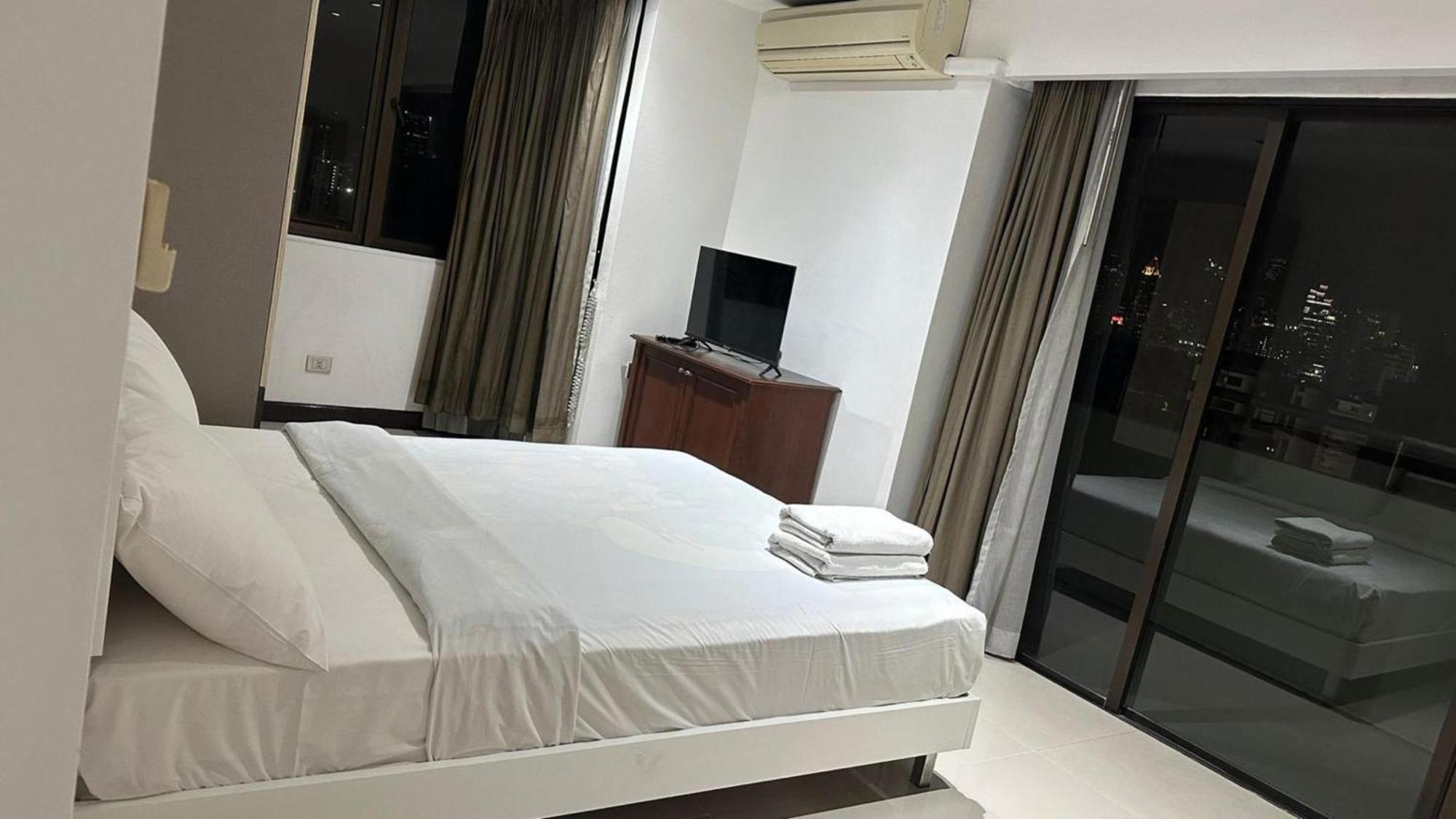 公寓 Rent Omni Tower Nana - Prime Sukhumvit Location *