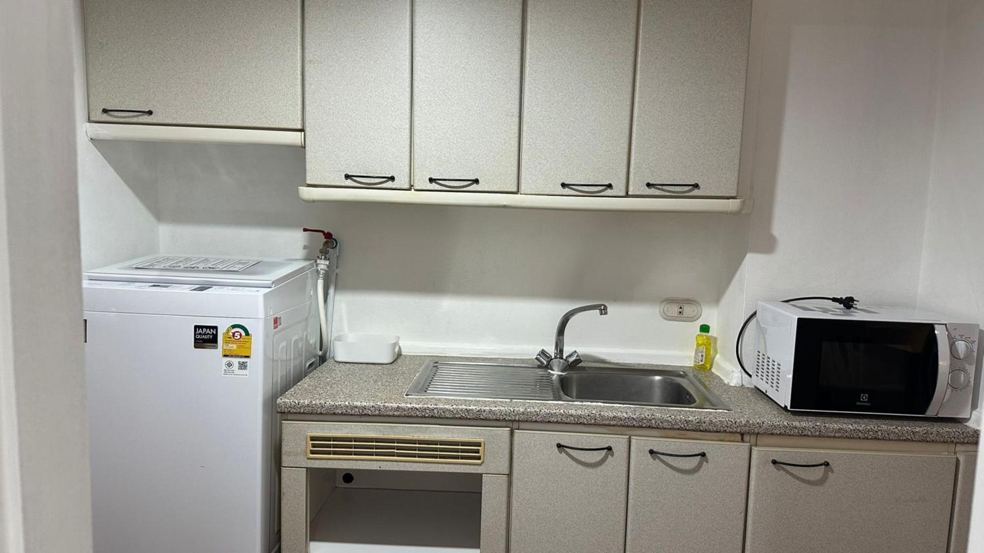 Rent Omni Tower Nana - Prime Sukhumvit Location 公寓