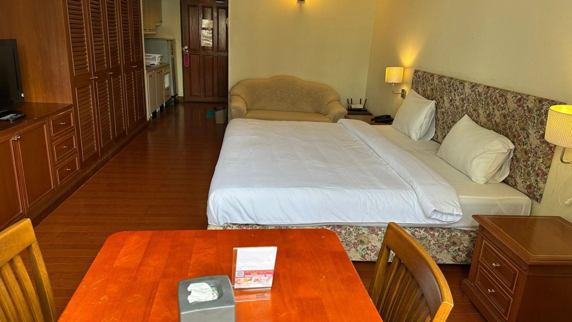 Rent Omni Tower Nana - Prime Sukhumvit Location *