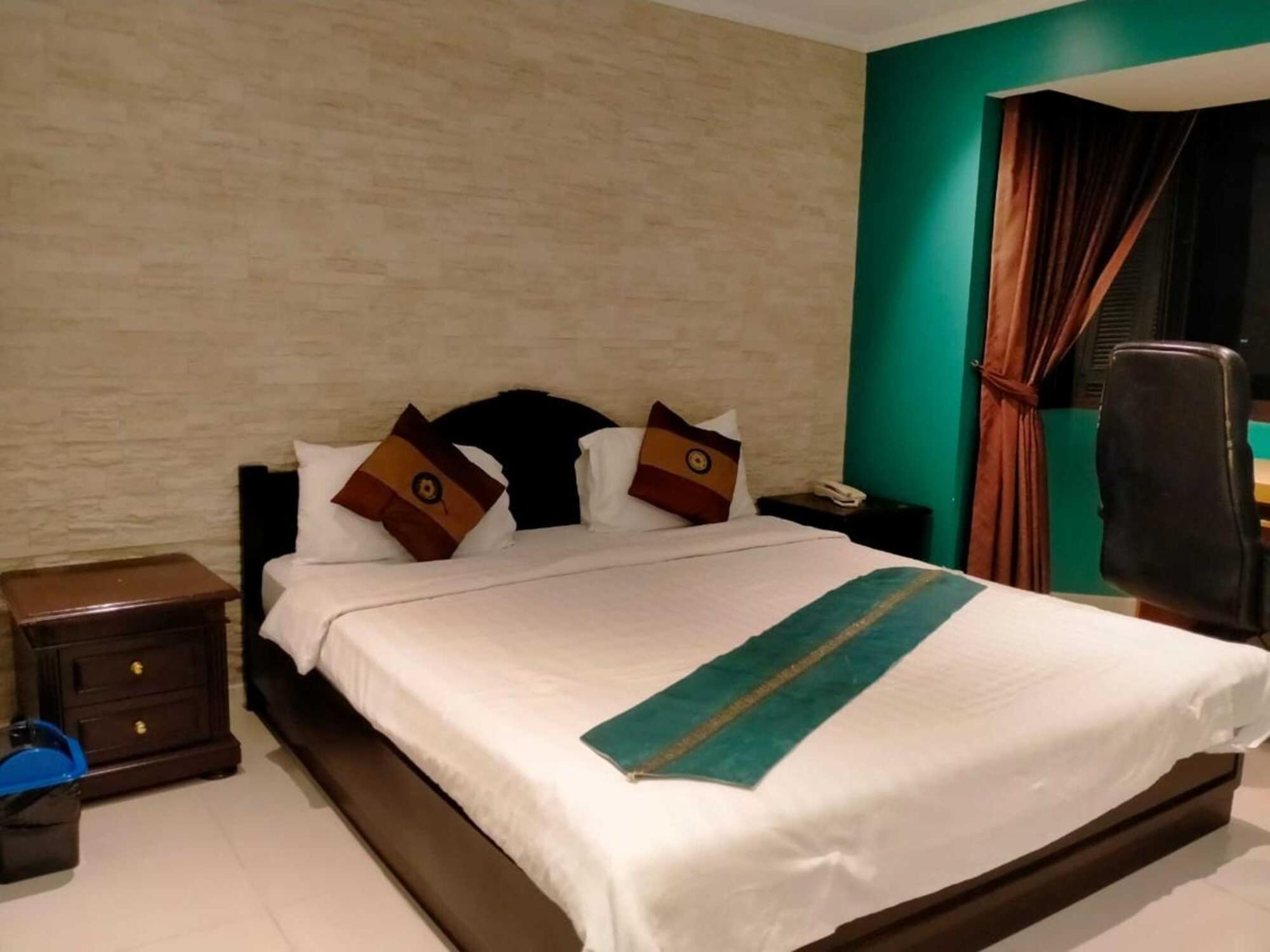 公寓 Rent Omni Tower Nana - Prime Sukhumvit Location *