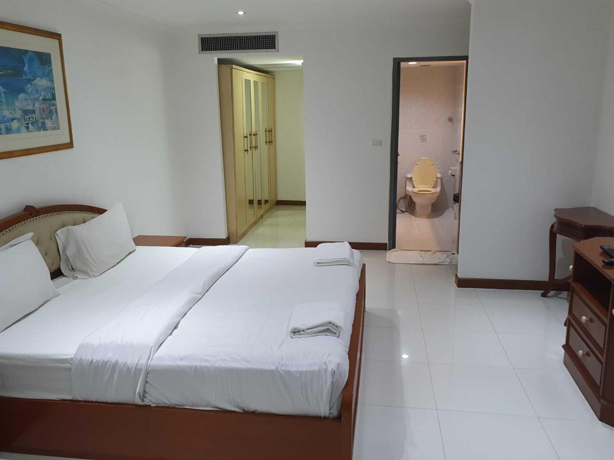Rent Omni Tower Nana - Prime Sukhumvit Location * 曼谷