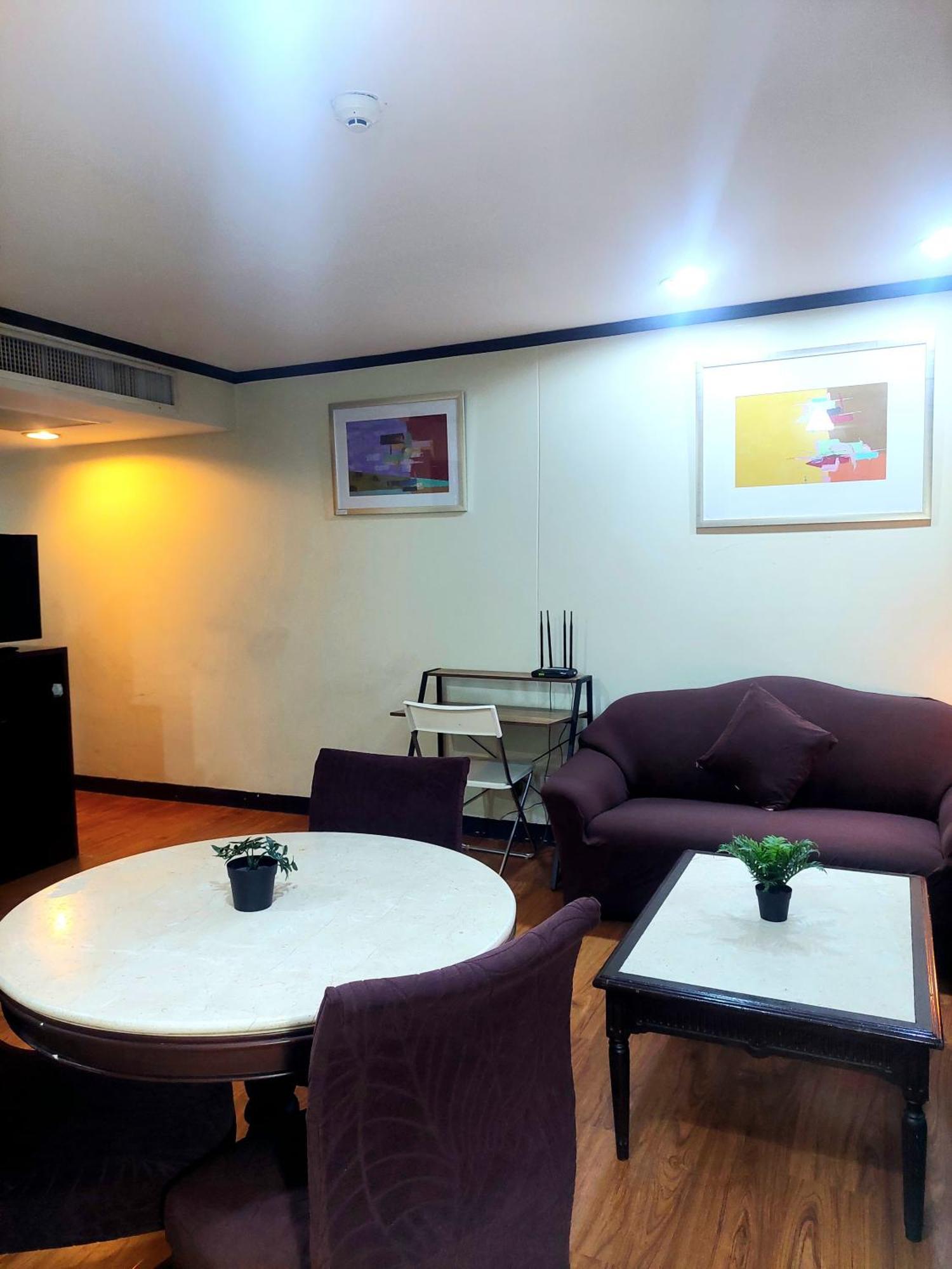 Rent Omni Tower Nana - Prime Sukhumvit Location