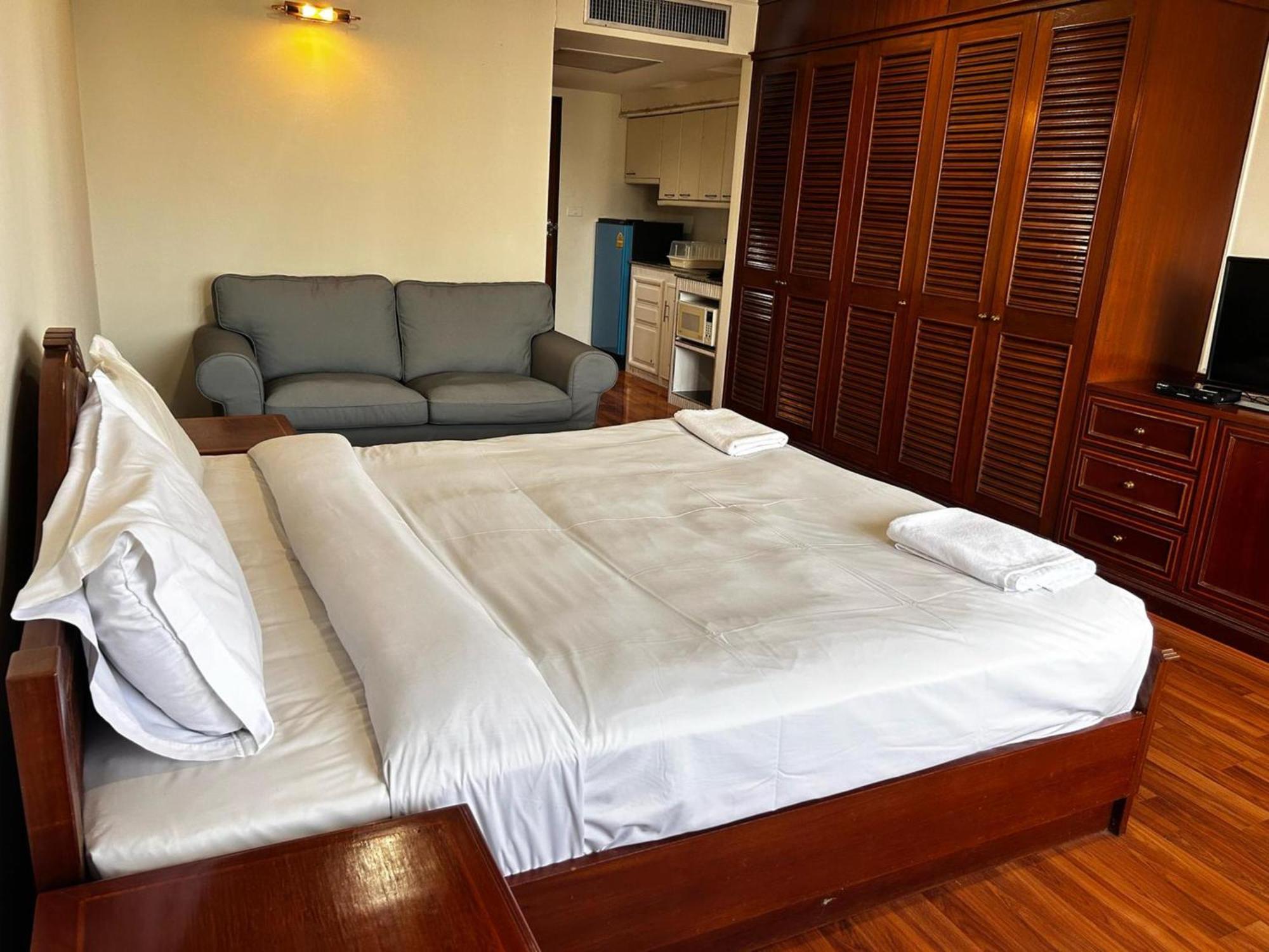 Rent Omni Tower Nana - Prime Sukhumvit Location *