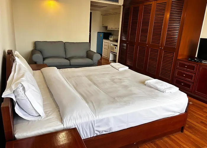 Direct Rooms At Omni Complex, Nana