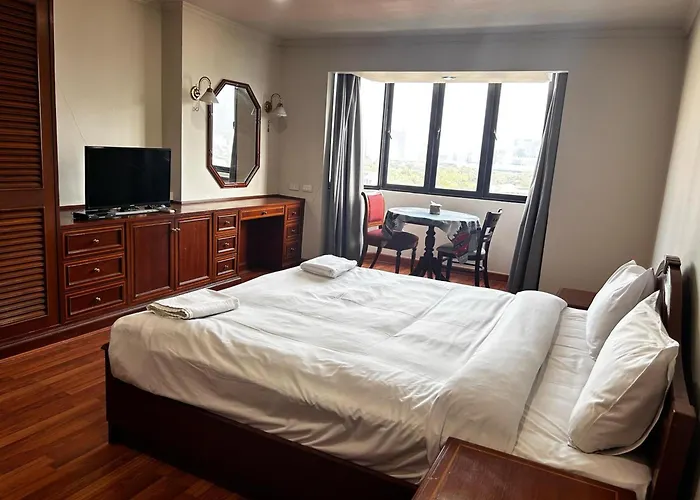 Direct Rooms At Omni Complex, Nana